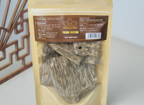 Trầm miếng Dana loại đặc biệt, 50gr