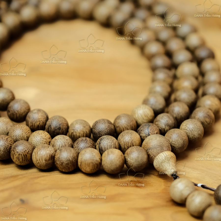 Vòng trầm tự nhiên Việt Nam 108 hạt - 8li