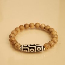 Vòng tay trầm hương -Trầm tự nhiên Việt Nam – phối đá Dzi Song Nhãn 8li